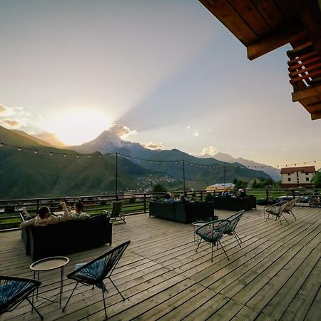 Alpenhaus Kazbegi Hotel & Restaurant Esterno foto