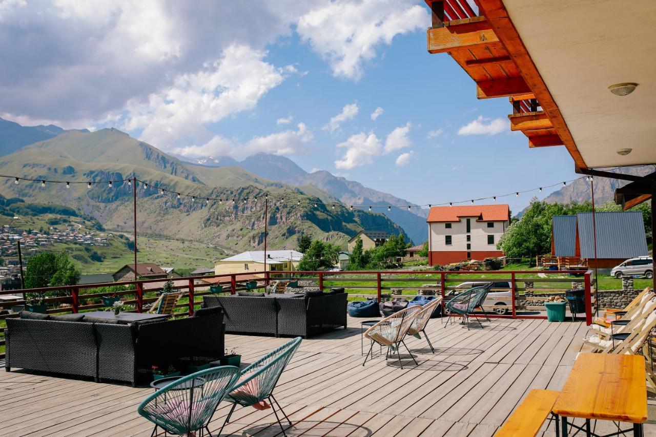 Alpenhaus Kazbegi Hotel & Restaurant Esterno foto