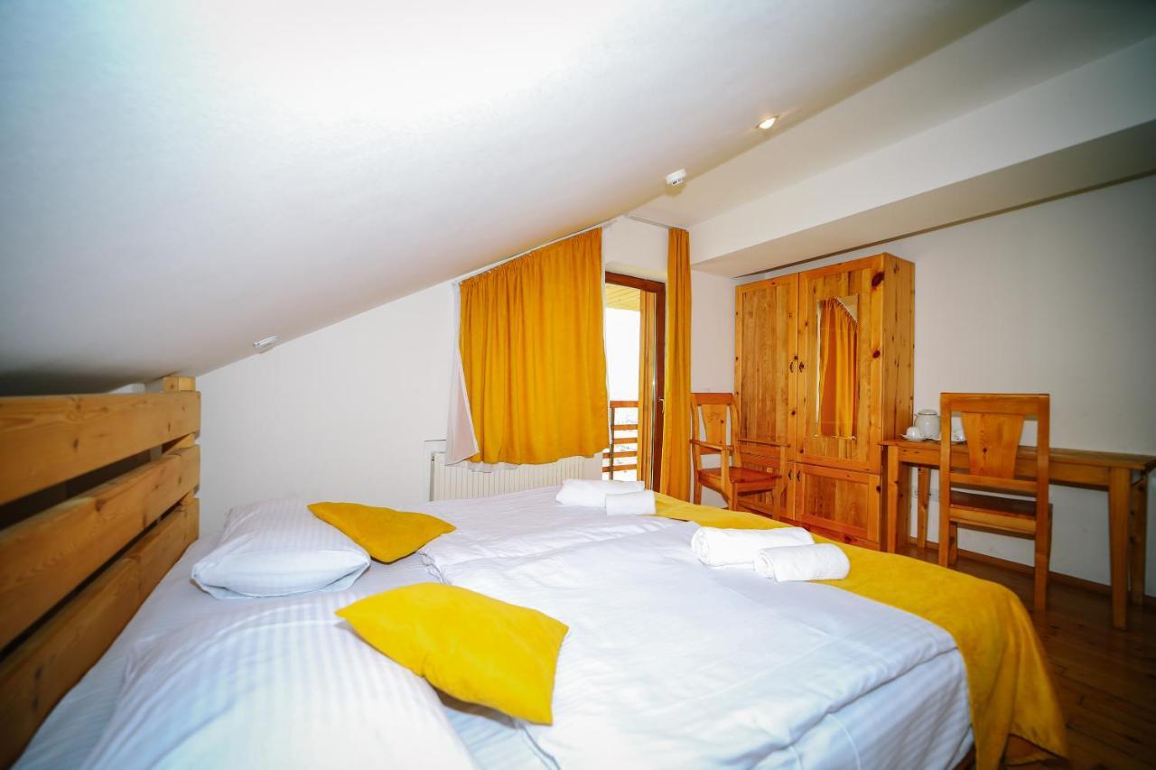 Alpenhaus Kazbegi Hotel & Restaurant Esterno foto