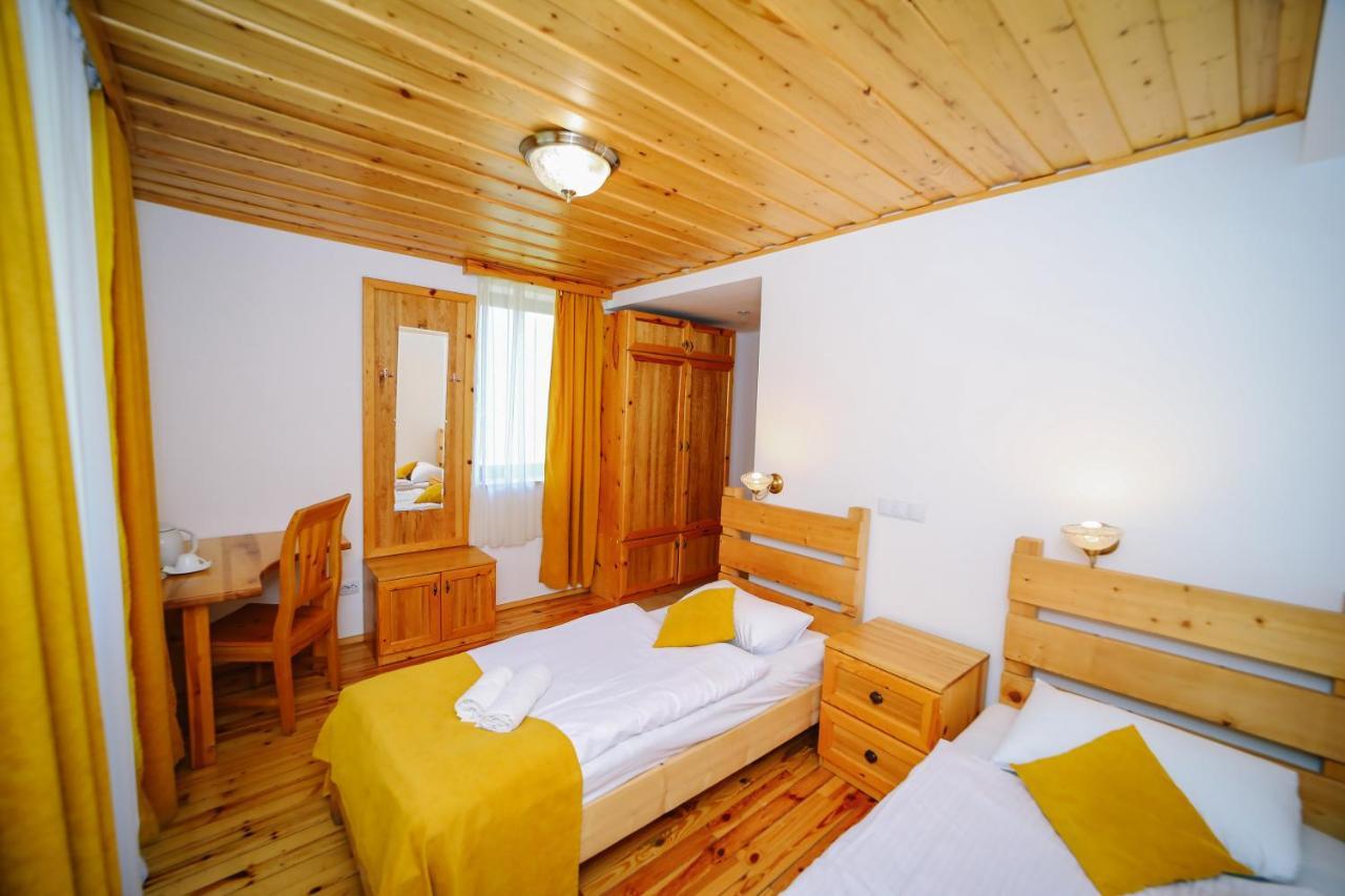 Alpenhaus Kazbegi Hotel & Restaurant Esterno foto