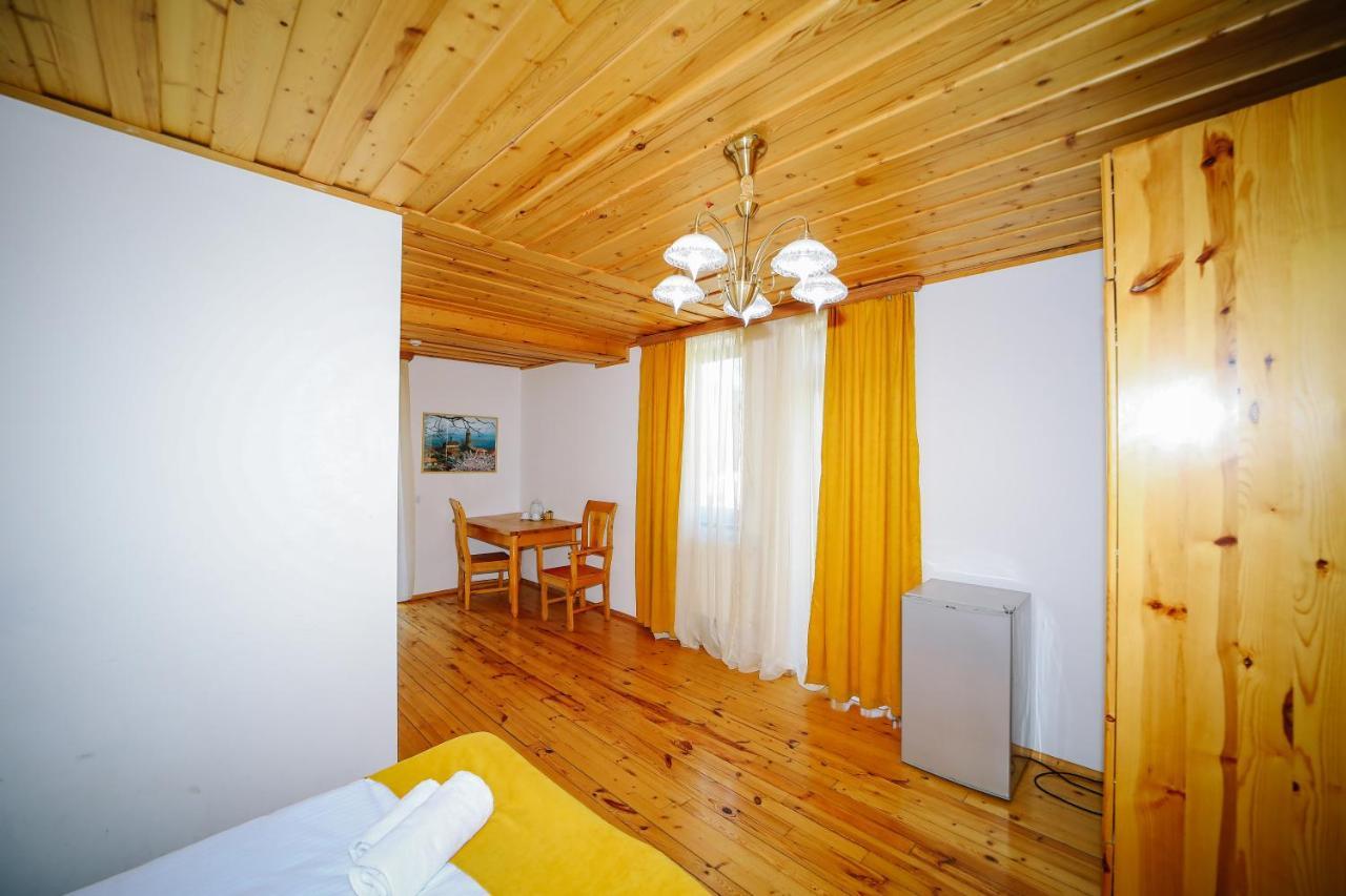 Alpenhaus Kazbegi Hotel & Restaurant Esterno foto