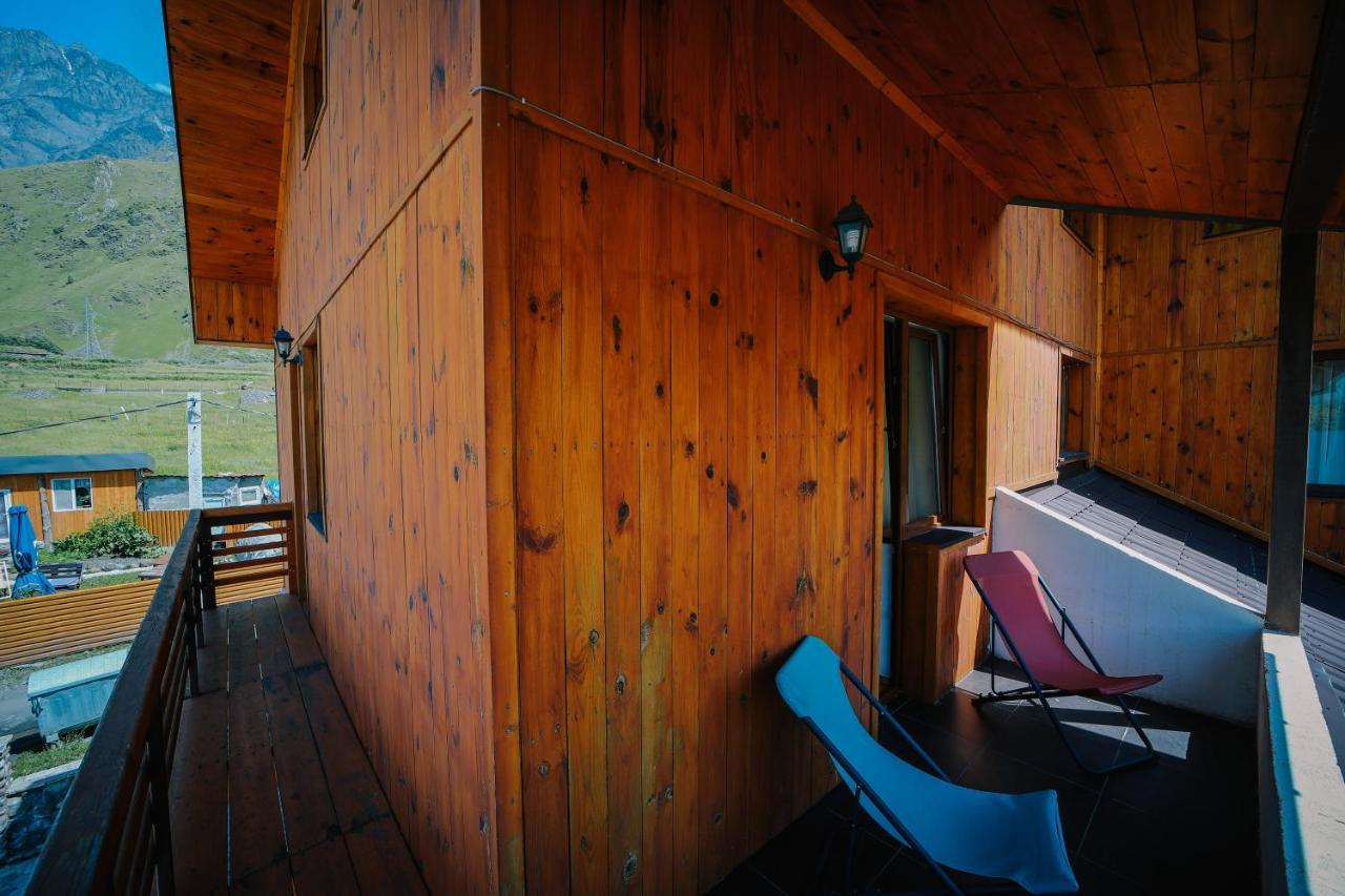 Alpenhaus Kazbegi Hotel & Restaurant Esterno foto