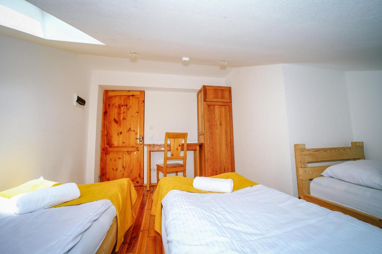 Alpenhaus Kazbegi Hotel & Restaurant Esterno foto