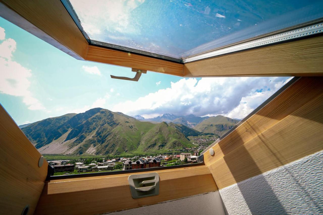 Alpenhaus Kazbegi Hotel & Restaurant Esterno foto