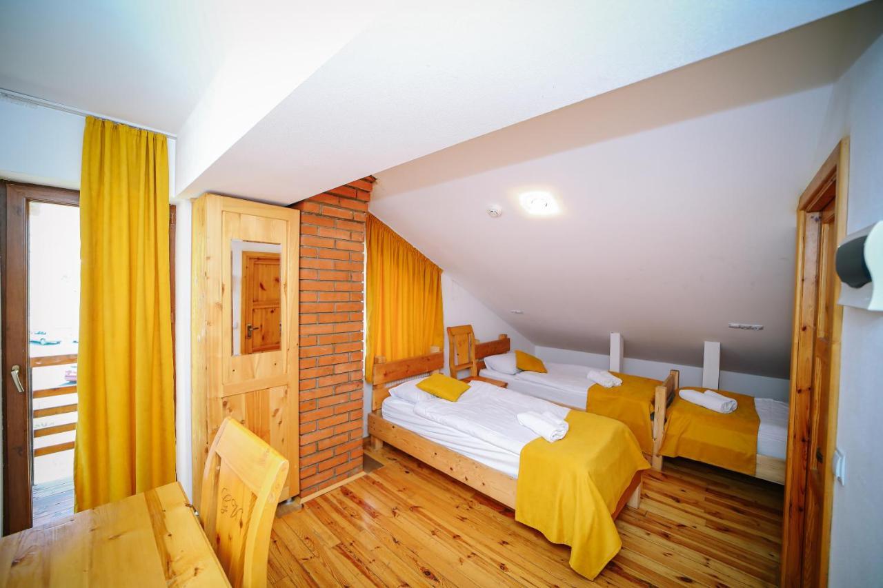 Alpenhaus Kazbegi Hotel & Restaurant Esterno foto