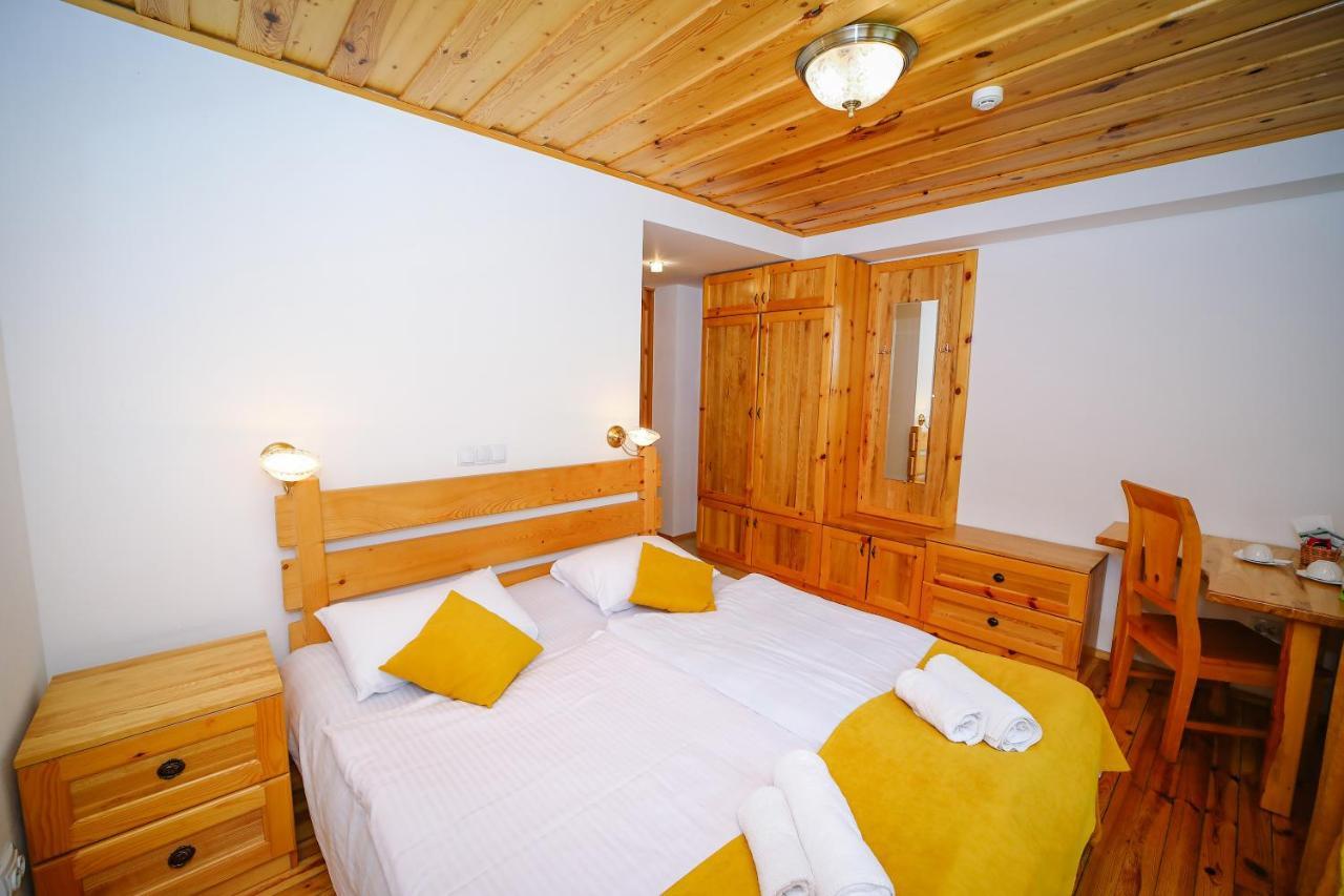 Alpenhaus Kazbegi Hotel & Restaurant Esterno foto